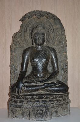 Buddha with his fingers touching the earth. Basalt stone, 10th Century CE. Nalanda Museum	Accession no: 00008