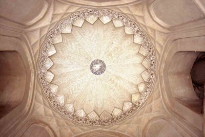 Inner view of Mausoleum Ceiling Dome in Humayun’s Tomb, Nizamuddin, Delhi, India,
Regents of the University of Michigan, Department of the History of Art, Visual Resources Collections. Accession No.: ACSAA_12658