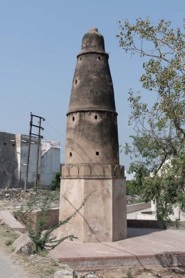 Kos Minar Chatta, Chatta, Mathura, Uttar Pradesh,
c.16th century CE, Brick, Mortar, Center for Art and Archaeology, 0359