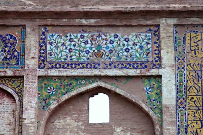 Glazed Tilework at Sarai Amanat Khan, Amanat Khan, Tarn Taran, Punjab, India,
1640-41 CE, Brick, Mortar, Tile, Center for Art and Archaeology, Accession No.: D9268